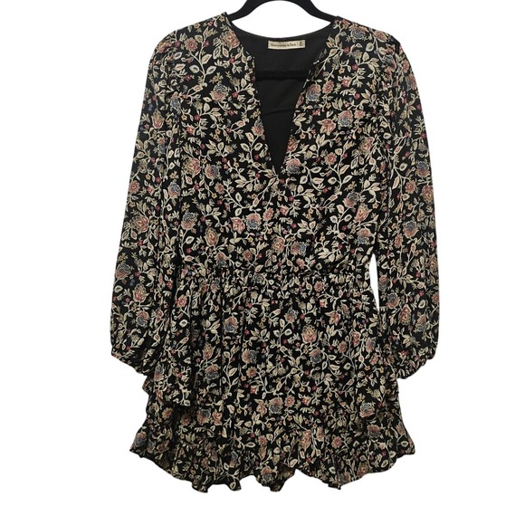 Abercrombie & Fitch Dresses & Skirts - Abercrombie & Fitch Womens Floral Paisley V-Neck Ruffle Mini Dress Black Medium